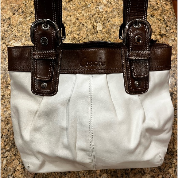 Coach Vintage Leather Shoulder Bag - Picture 3 of 9